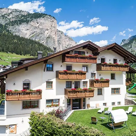 Aparthotel Cesa Rives